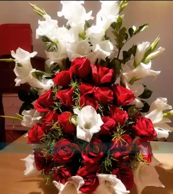 White Glade & Red Rose Flowers Basket Bouquet
