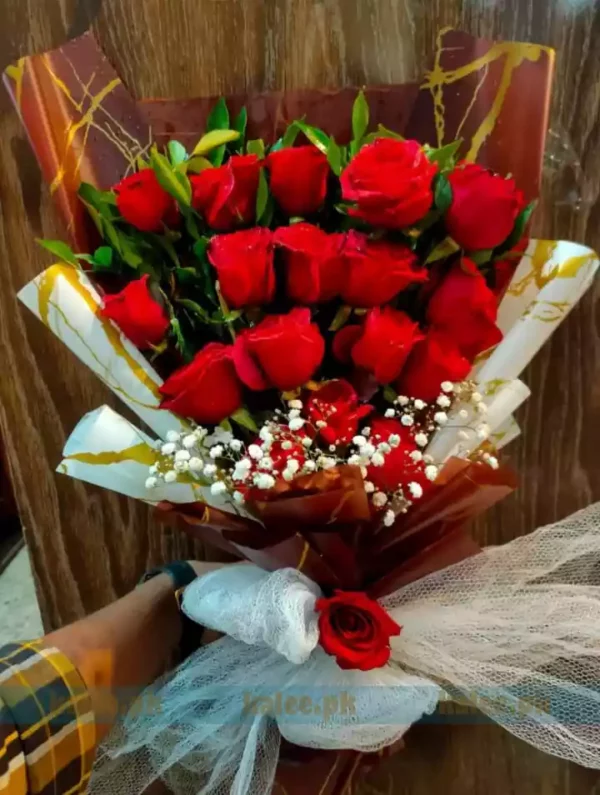 Red Rose Flowers Bouquet With Baby Bud