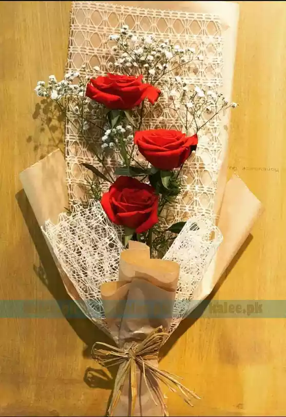 Red Rose Flowers Bouquet With Baby Bud